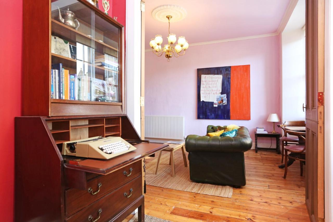 אדינבורו Joivy Iconic Colorful Home On The Royal Mile מראה חיצוני תמונה